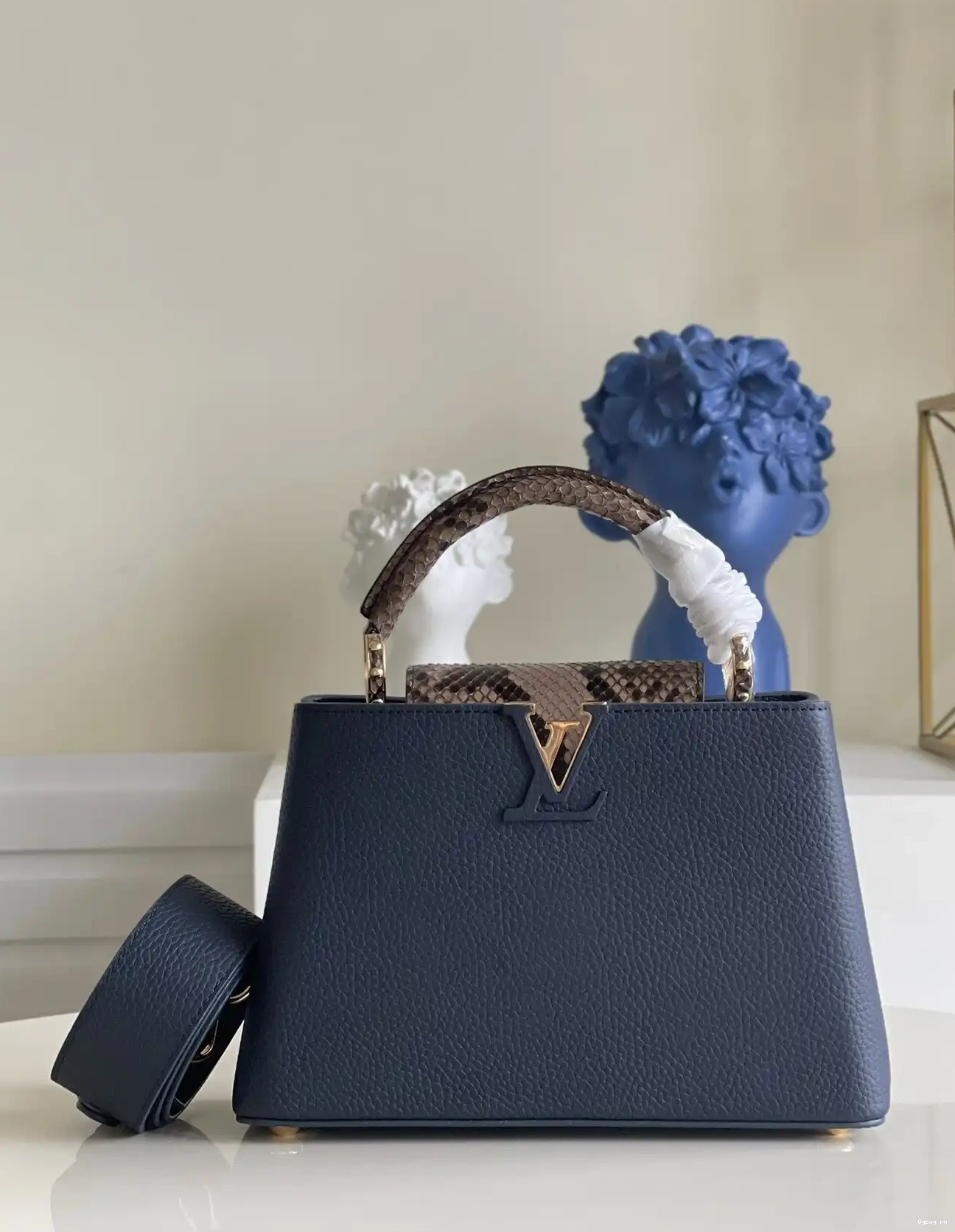 VUITTON CAPUCINES BB LOUIS 0605